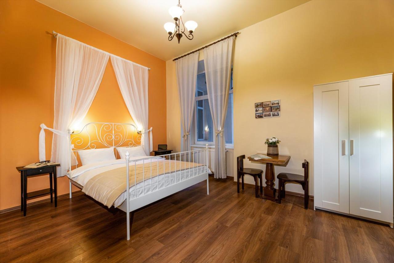 Post House Rooms Lviv Exterior photo