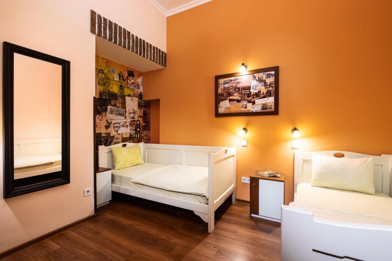 Post House Rooms Lviv Exterior photo